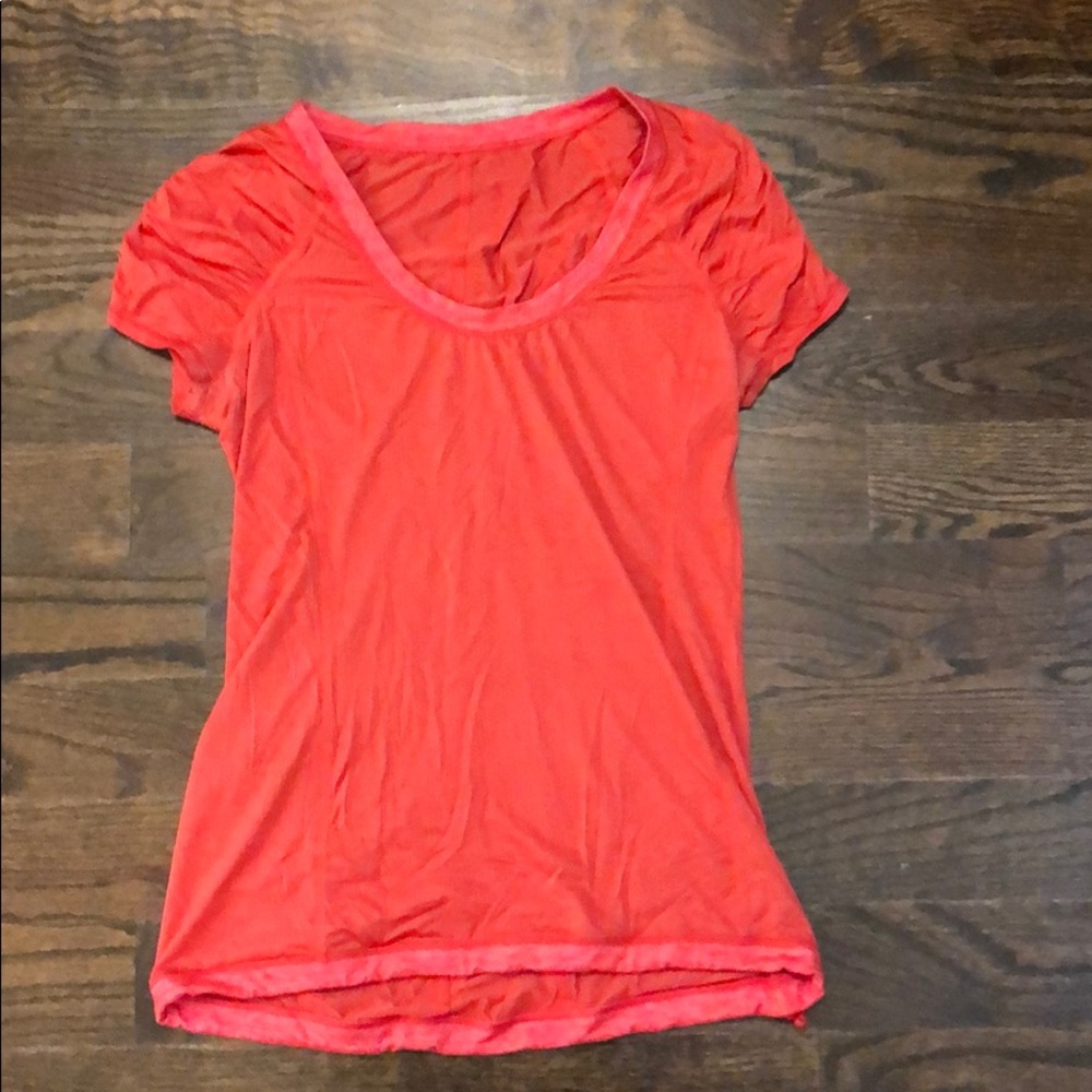 EUC Lululemon red short sleeve tshirt size 6
